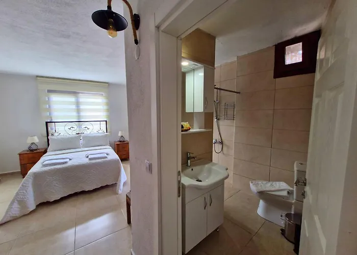 Loca Hill Gazde/Camere de închiriat