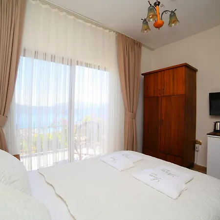 Loca Hill Homestay *